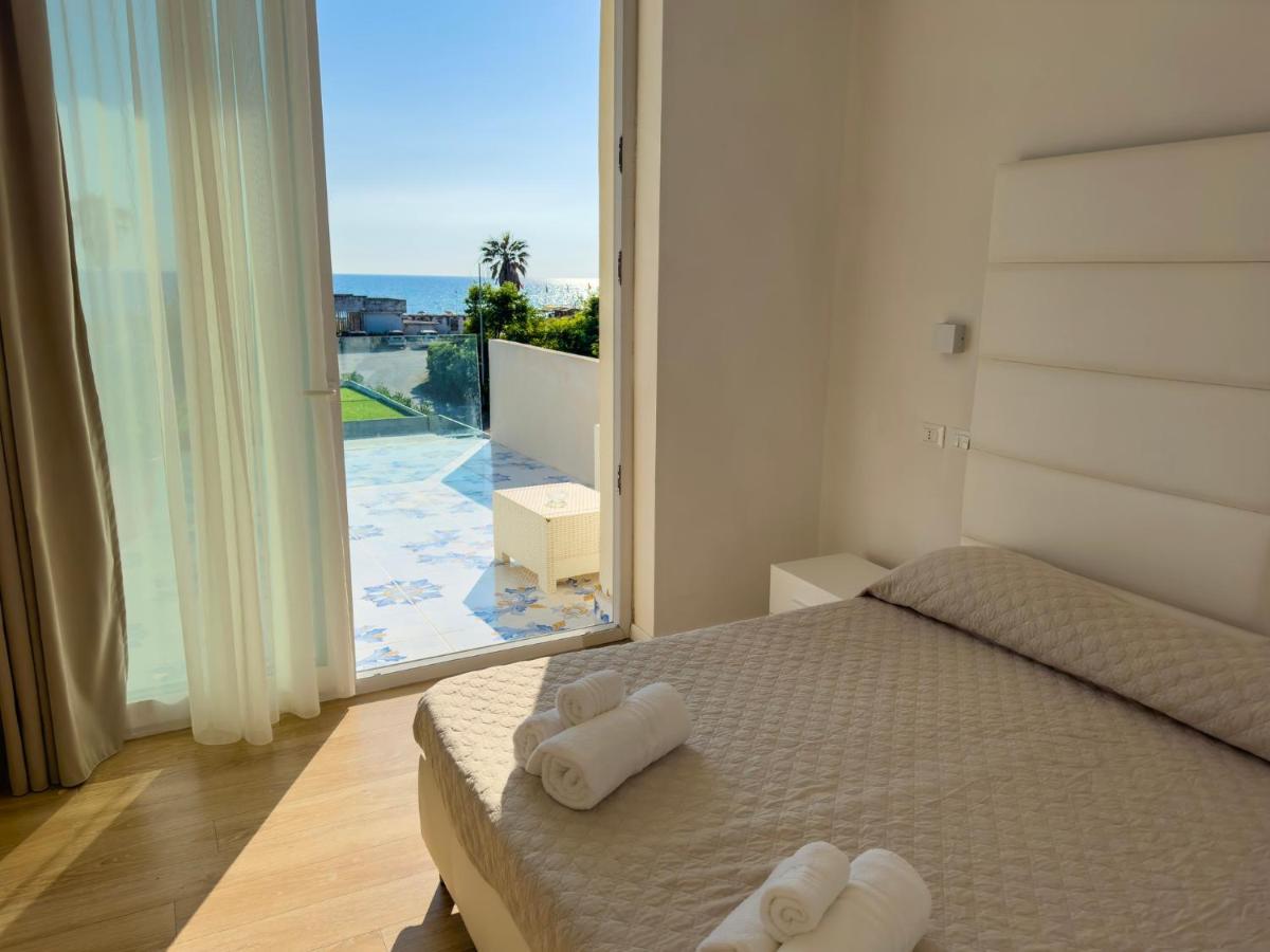 Hotel Artemide Mare Paestum Bagian luar foto
