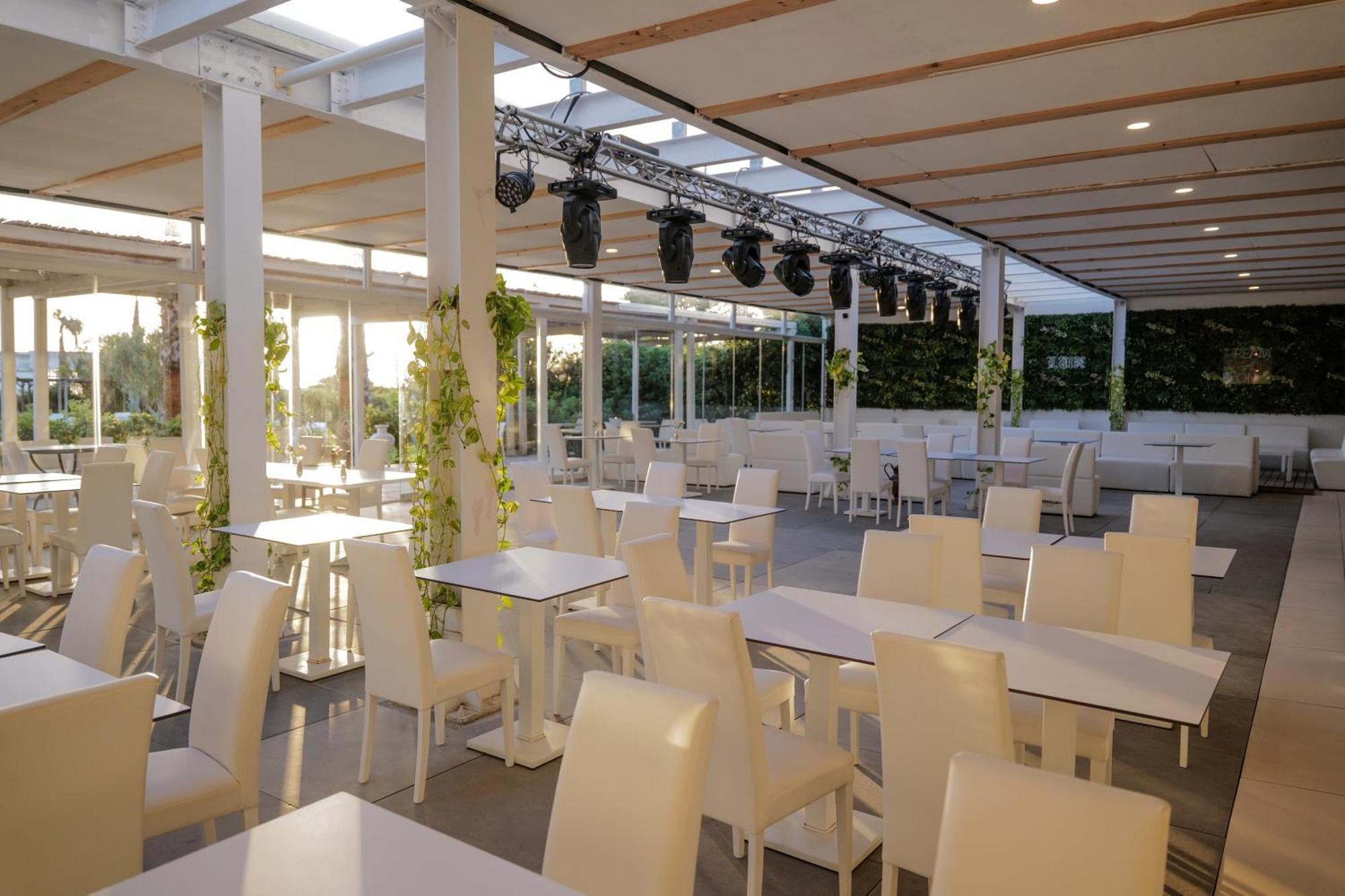 Hotel Artemide Mare Paestum Bagian luar foto